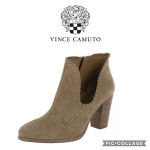 VINCE CAMUTO ‘Fernlee’ Suede Booties